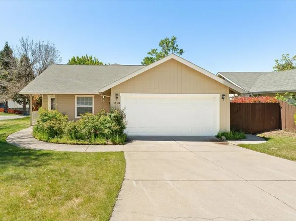 513 Meadow Ave, Mount Shasta, CA 96067