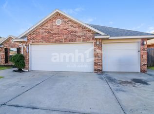605 Madeline Ln, Moore, OK 73160