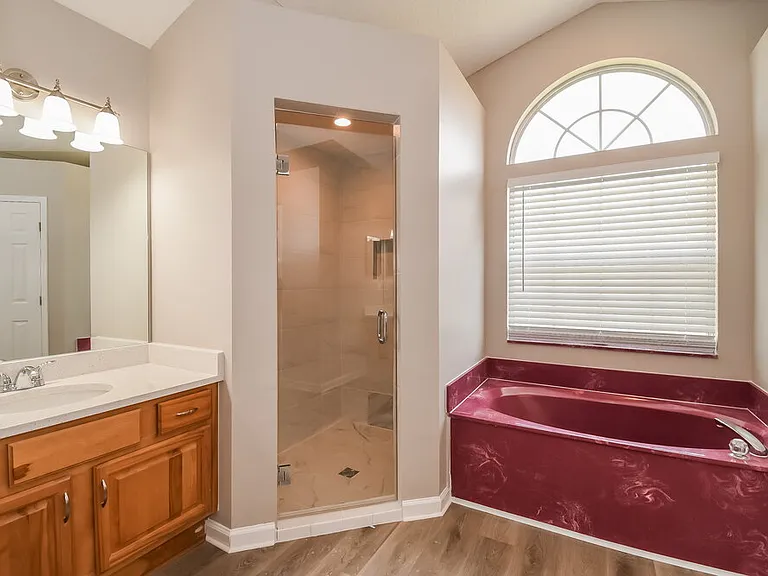 1514 Falkland Rd E — Photo 14