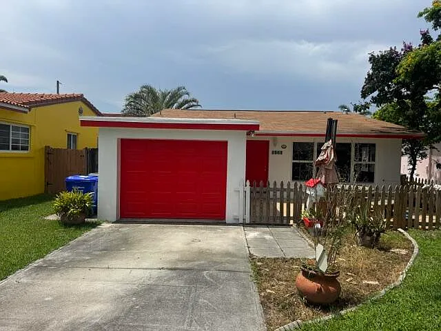 2 bed, 1.0 bath, 990 sqft, $3,100 — Photo 2