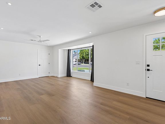 5th image of 939 E BERRIDGE Lane
