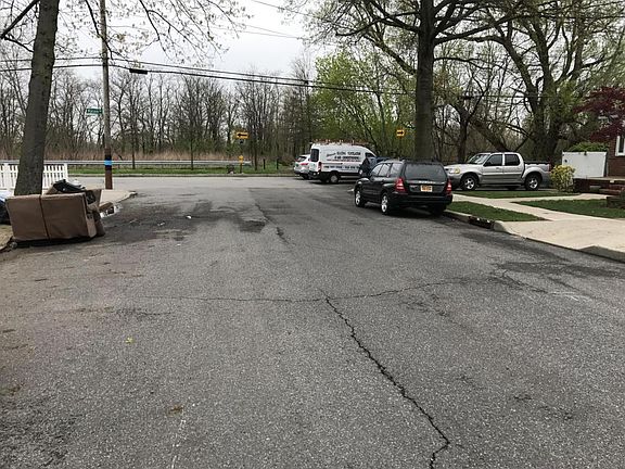 3rd image of 195 Benton Ave
