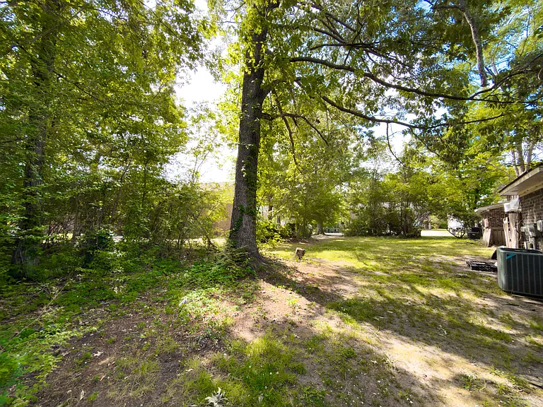 121 Langley Dr — Photo 1