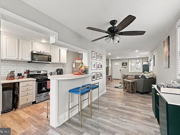 3rd image of 237 Lynn Rd