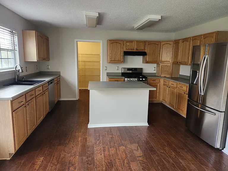 5805 Amber Ln — Photo 7