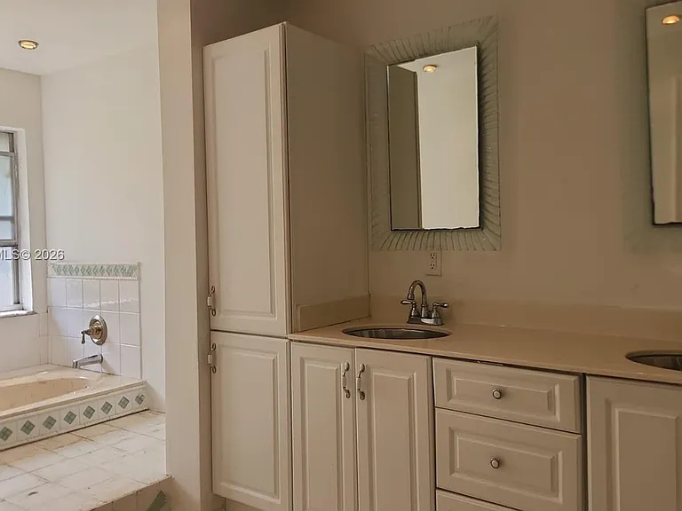 1817 NW 58th Ave #22 — Photo 9