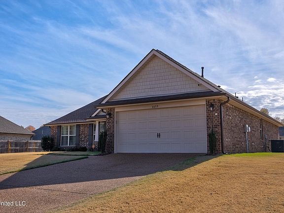 3rd image of 8659 Courtly Cir N
