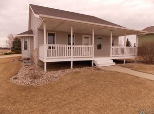 606 W 9th St, Dell Rapids, SD 57022