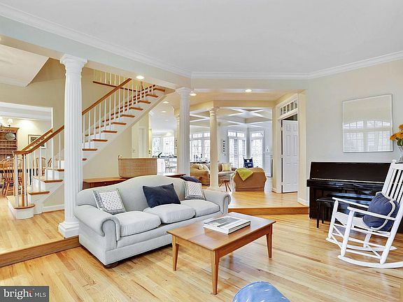 3rd image of 3616 Lamplight Dr