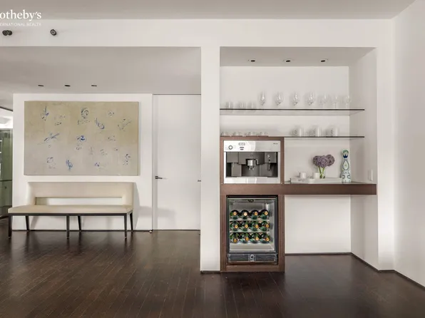 230 Central Park West image 8 of 26