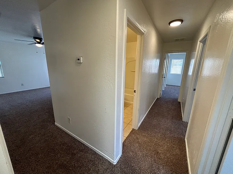 7028 S 46th Dr — Photo 17