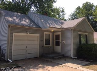 930 SW Anderson Ter, Topeka, KS 66606