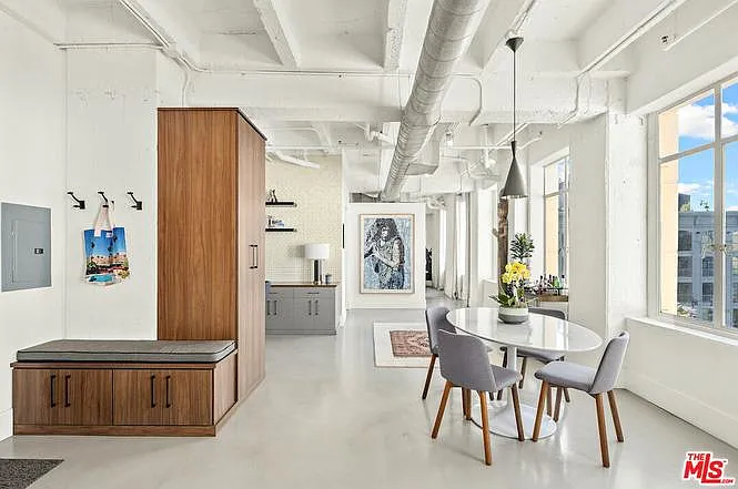1 bed, 1005 sqft, $4,000 — Photo 4