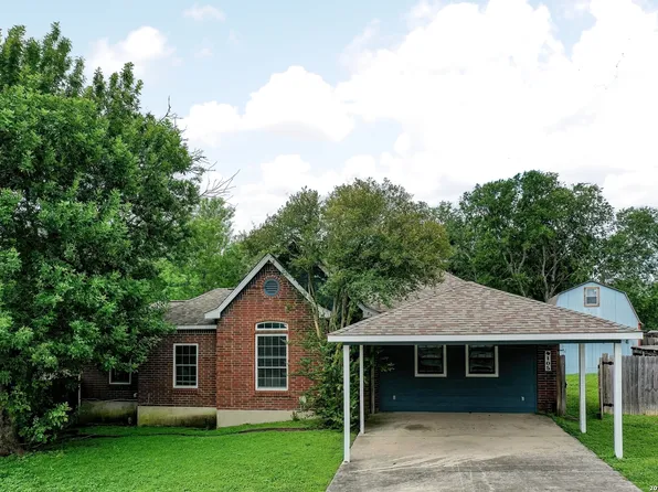 105 SKY COUNTRY DR, New Braunfels, TX 78132