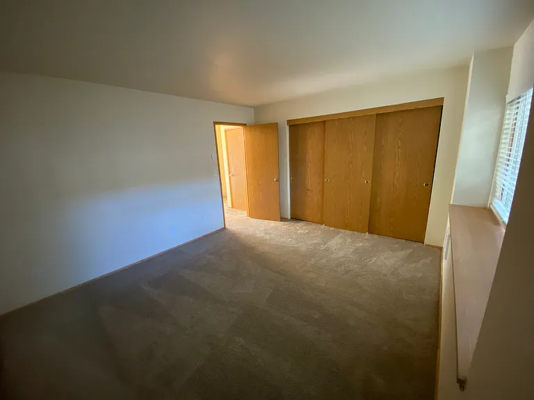 Oak Tree Apartments — Photo 18