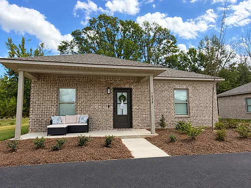 Floor plan 1038 Holmes Drive