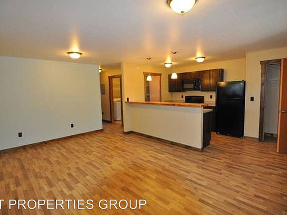 3rd image of 630 N 5th St W APT 201