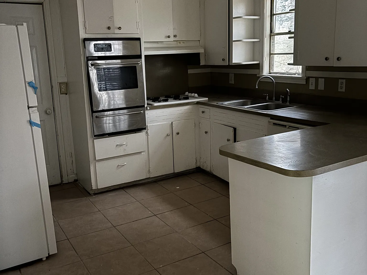1332 Dianne Drive - 1 — Photo 2