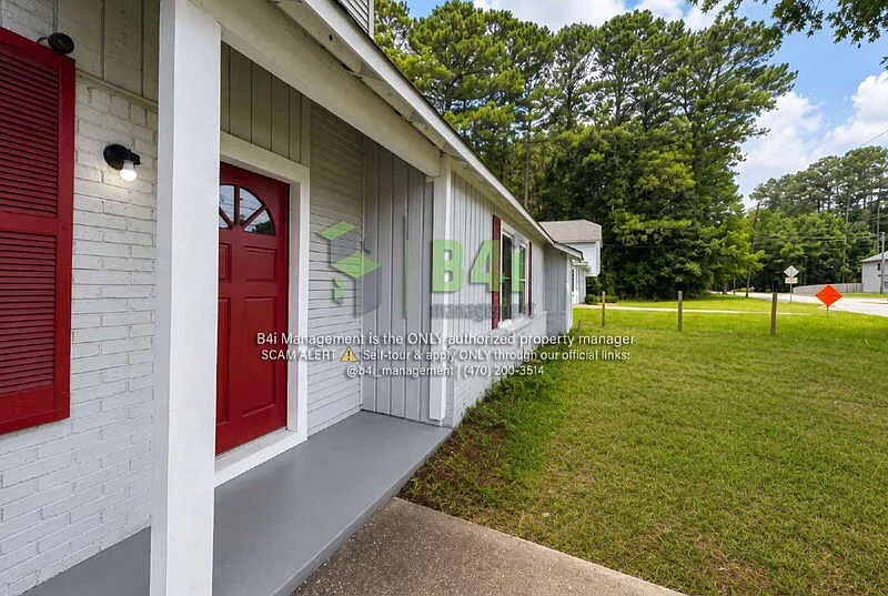 3 bed, 2.0 bath, 1252 sqft, $1,495 — Photo 2
