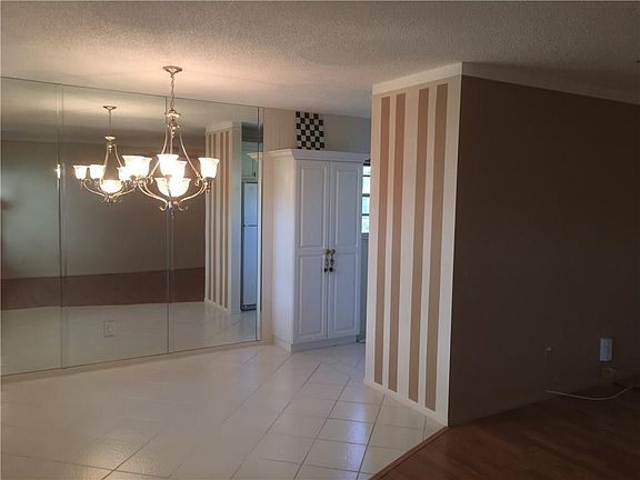 5th image of 37 Pine Arbor Ln