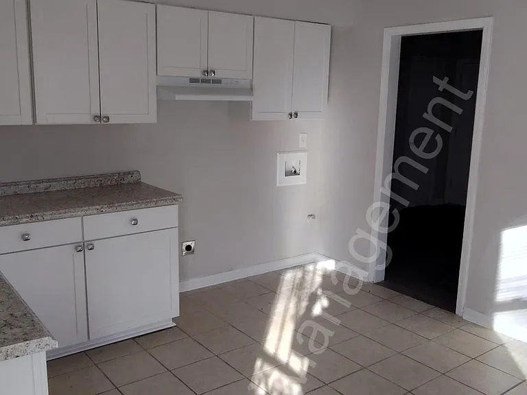 107 Loraine Rd — Photo 5