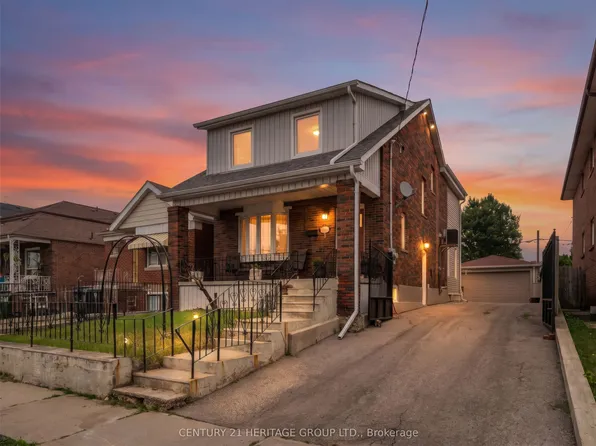 33 Sanderstead Ave, Toronto, ON M6E 4X6