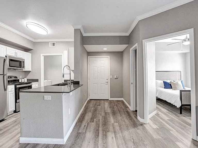 Broadleaf Apartments — Photo 92