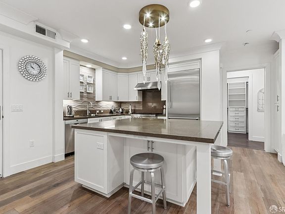 3rd image of 1003 Woodbury Rd Unit 104