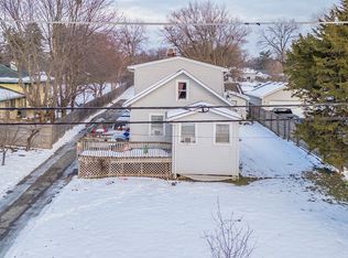 513 N Park St, Westmont, IL 60559