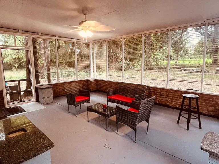 816 Summit St — Photo 28