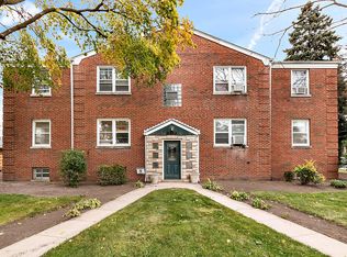 8924 31st St APT 1W, Brookfield, IL 60513