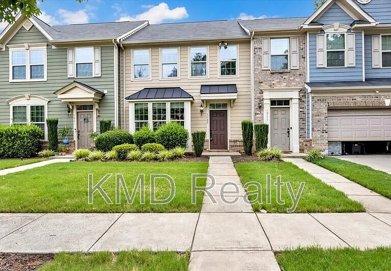 1935 Fleetwood Dr — Photo 1