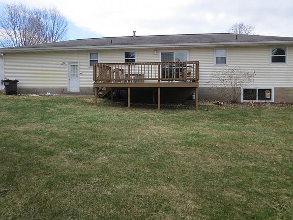 4th image of 2414 Briar Ave