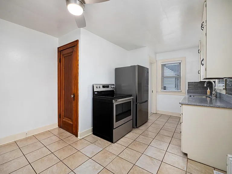 224 N Illinois Ave — Photo 15