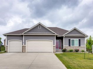 518 NW Ridgeline Dr, Ankeny, IA 50023
