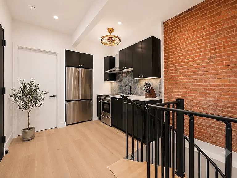 723 Knickerbocker Ave #1B — Photo 1