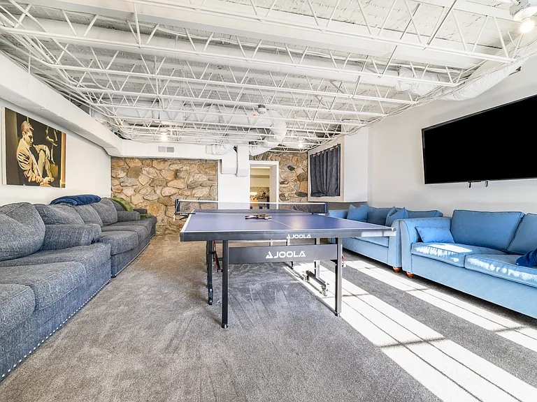 Large kid cave, multi-media, game room/ping pong