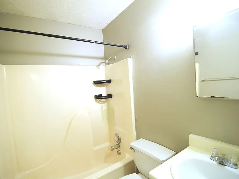 4524 Bonnell Dr NW — Photo 2
