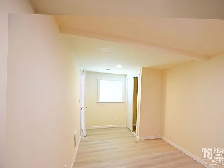 1710 Martin Luther King Jr Way — Photo 12