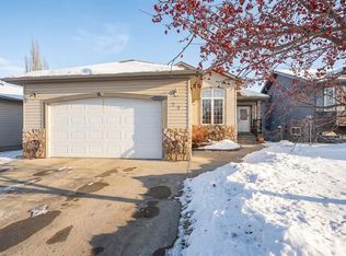 77 S Pondside Cres, Blackfalds, AB T4M0G3