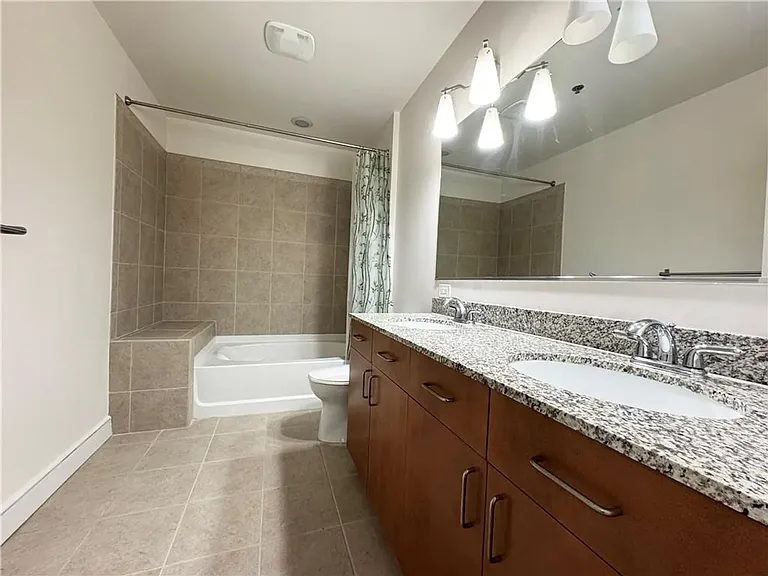 950 W Peachtree St NW — Photo 18