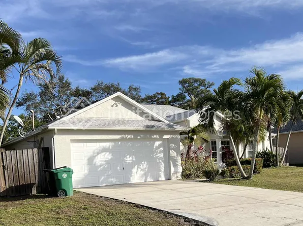 2057 SE Parrot St, Port Saint Lucie, FL 34952