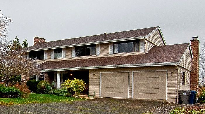 So much more than one expects.. 2 Story with Basement = 3800' in Cambridge