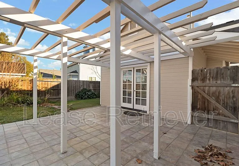 825 Heritage Pl — Photo 41