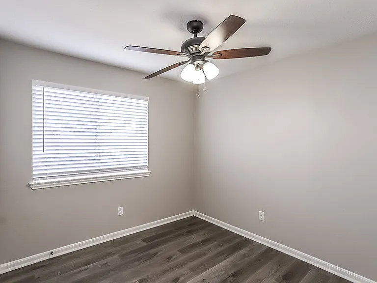 10518 Southway Bend Ln — Photo 14
