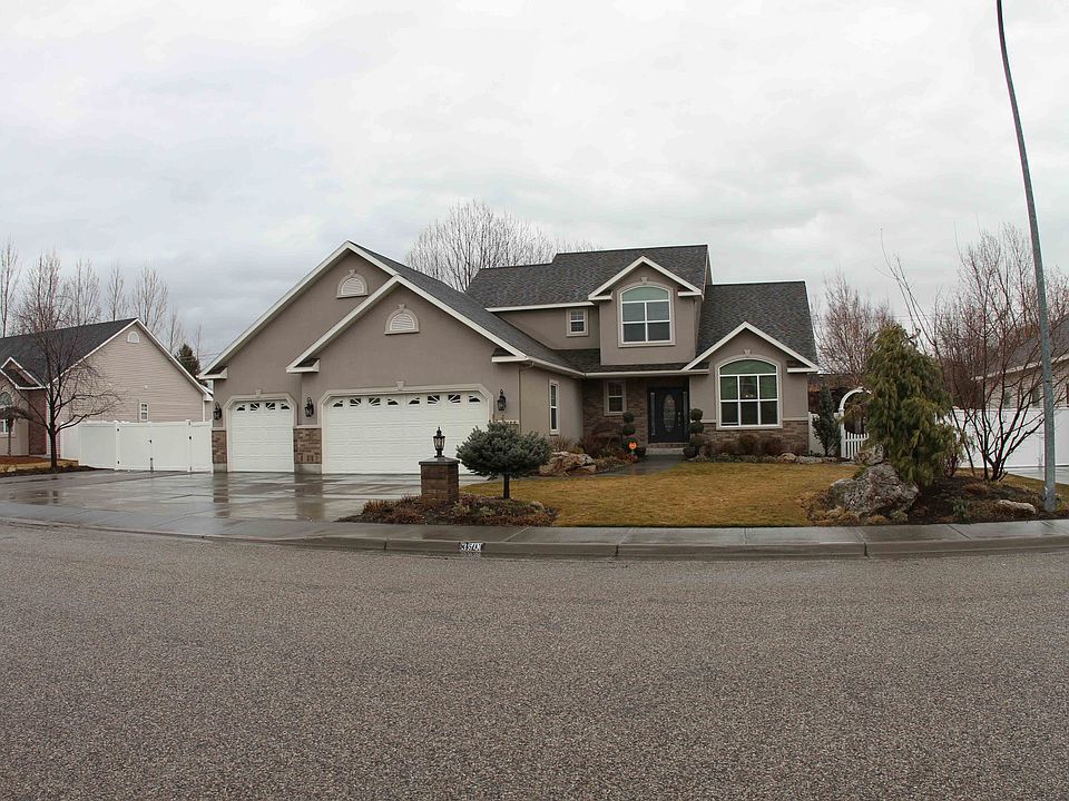1st image of 3541 Burgundy Dr