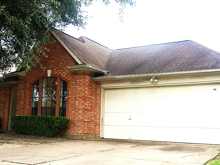 5230 Findlay Dr — Photo 2