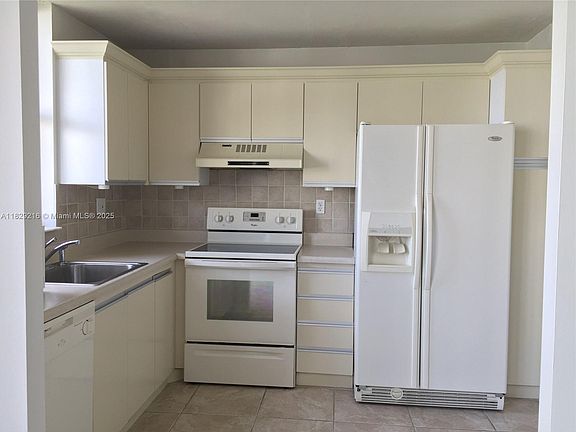 3rd image of 18181 NE 31st Ct APT 2104