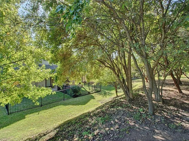 1310 W Parmer Ln #24B — Photo 22