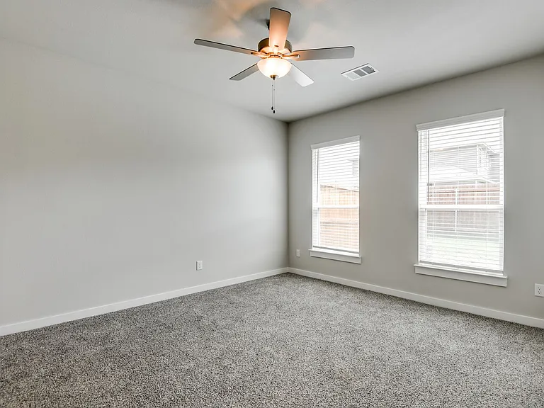 609 Blackland Dr — Photo 17